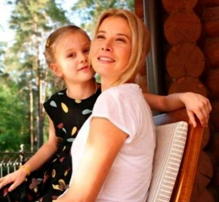 «Близкие семьи»: Мария Кончаловская чувствует себя лучше и дело идет на поправку