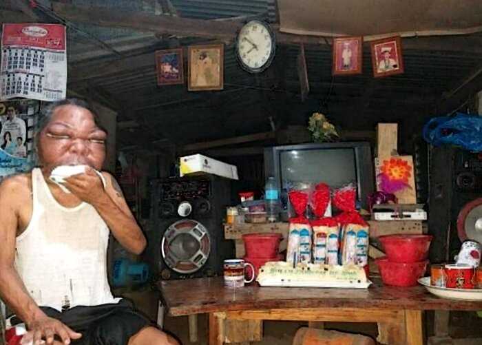 Филиппинский плотник однажды проснулся с лицом, которое изменило его жизнь навсегда