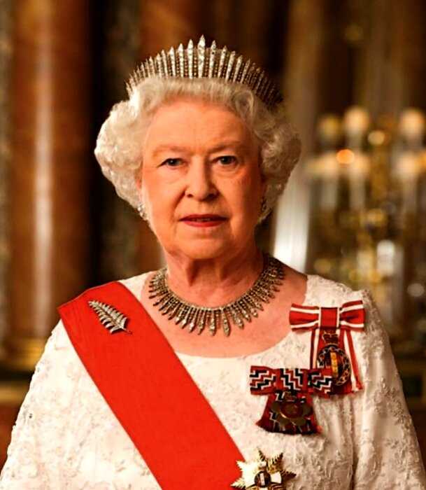 «Вот это сюрприз»: Елизавета II хочет, чтобы Маркл стала лицом королевской семьи