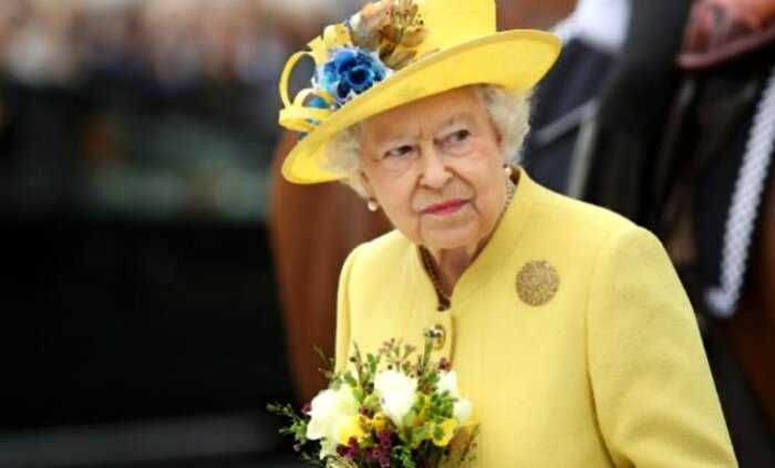 «Опять 25»: Букингемскому дворцу пришлось оправдываться за поведение Меган Маркл