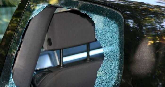 Мужчина пожаловался на разбитое в машине стекло. Но интернет встал на сторону «бандита»