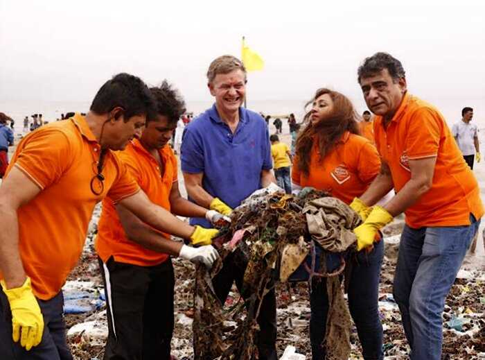 «Лучший из смертных»: паренек из Индии очистил пляж от 5000 тонн мусора