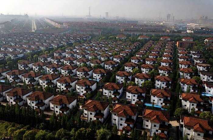 Самая богатая деревня в Китае, где у каждого огромный особняк и майбах. В чем там дело?
