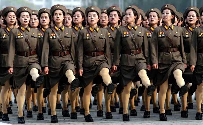 «Прически, цвета и нетолько»: как можно и нельзя одеваться в северной Корее