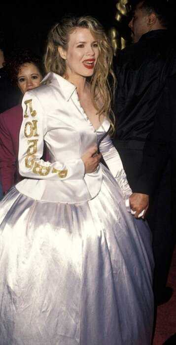 Модное вдохновение: символ кино 90-х Ким Бейсингер