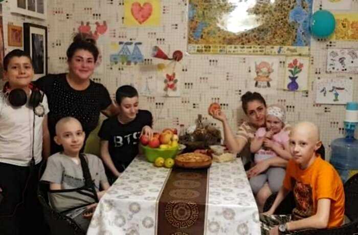 Жители московской многоэтажки потребывали выселить больных раком детей