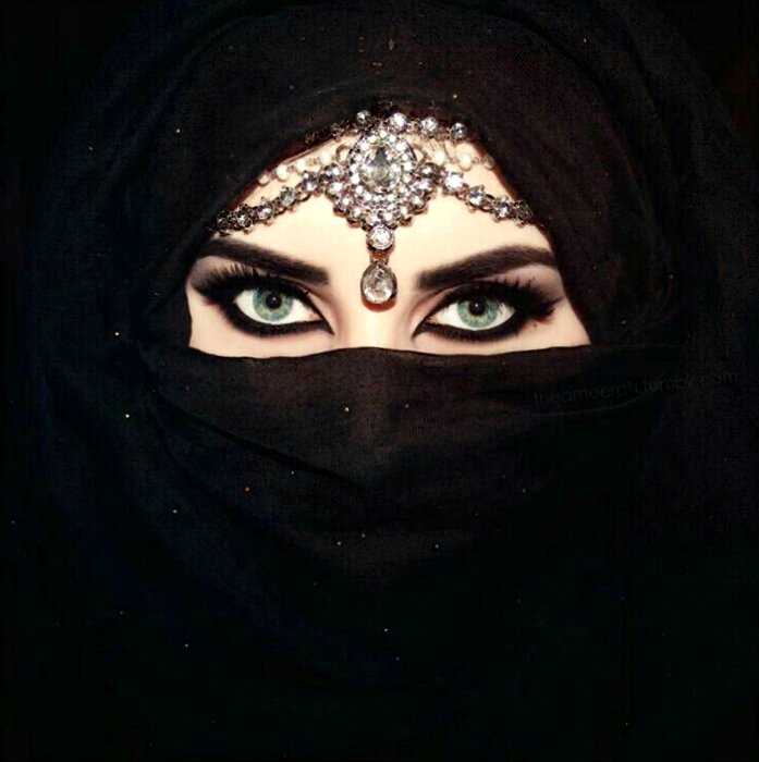 «Соблазнительные и прекрасные»: как выглядят жены арабских шейхов без паранжи