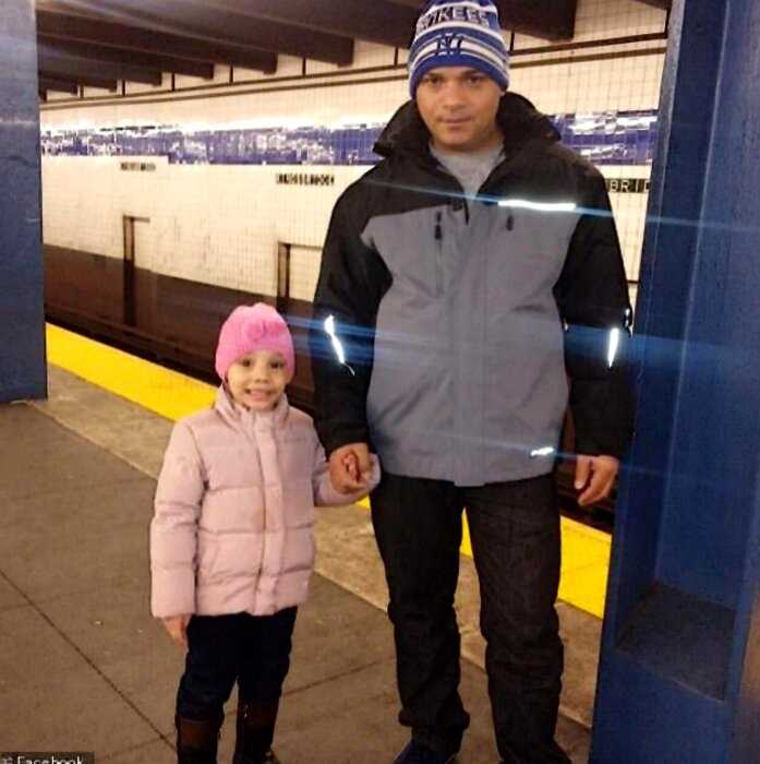 Отец прыгнул под поезд, «захватив» на тот свет 5-летнюю дочь. Но у судьбы были на нее свои планы