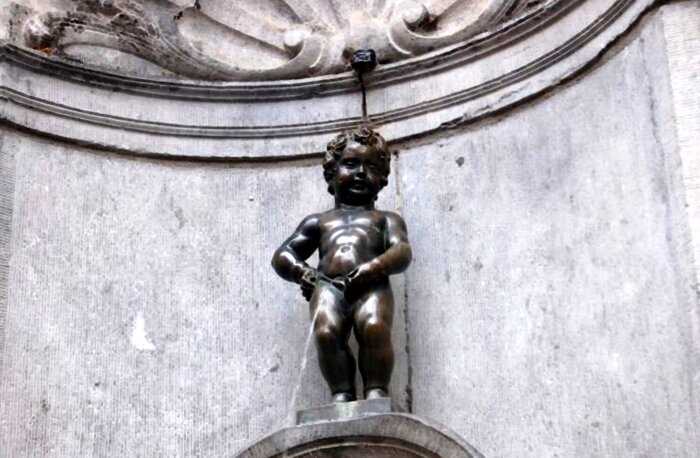 Брюссельского «писающего мальчика» заменят на гендерно-нейтральную скульптуру