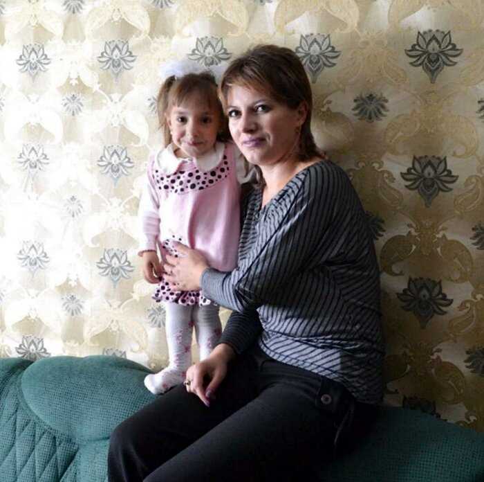 «Самая маленькая девочка России»: как сложилась судьба Полины Скорик