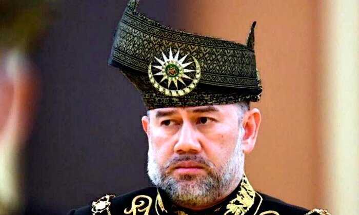 Король Малайзии отказался по фото признать сына-азиата от Оксаны Воеводиной