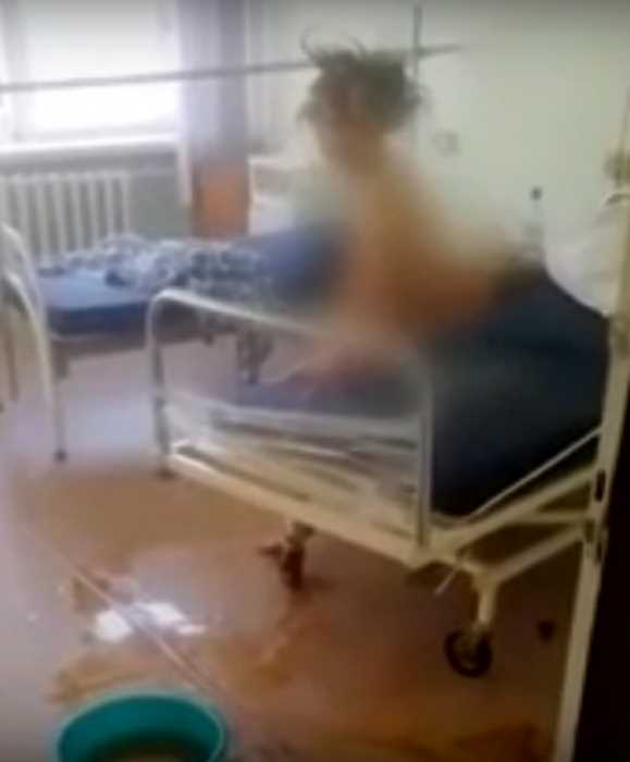 В Челябинской области уборщица вымыла лицо пациентки грязной половой тряпкой