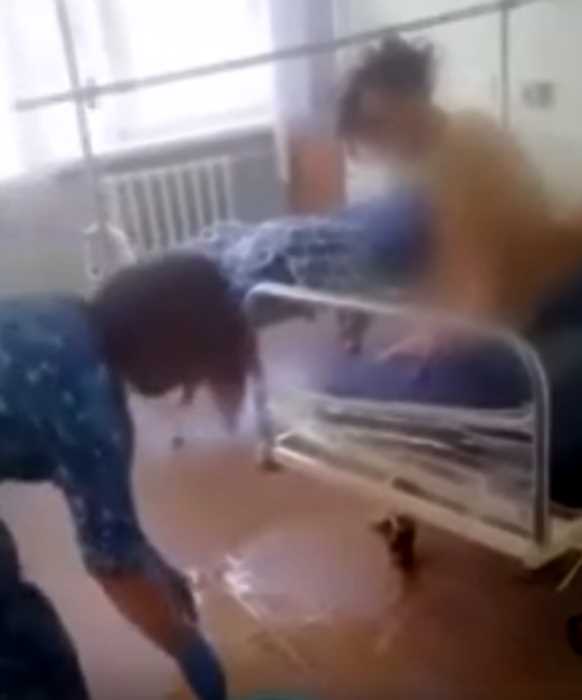 В Челябинской области уборщица вымыла лицо пациентки грязной половой тряпкой