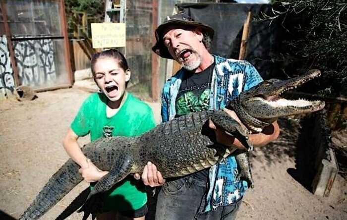 В Австралия 13-летняя девочка работает на крокодиловой ферме