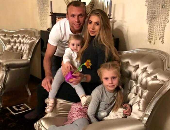 Футболист Глушаков хочет отсудить у бывшей жены 200 миллионов за моральный ущерб