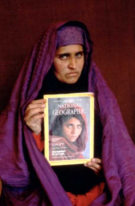 Афганскую «Мону Лизу» с известной фотографии разыскали спустя 17 лет. Какой она стала?