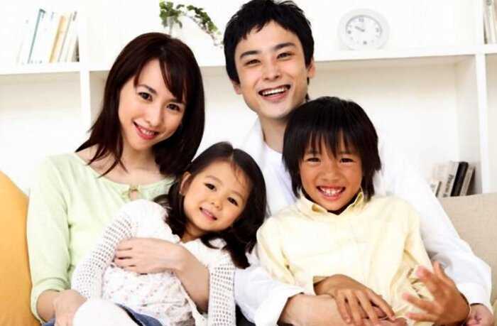 «Стиснуть зубы и вперед»: почему в японских семьях не бывает разводов?
