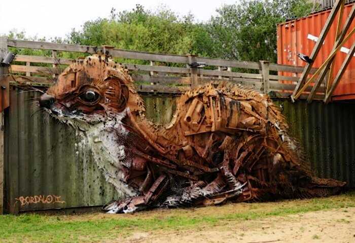 Художник превращает мусор в скульптуры животных, чтобы напомнить о природе
