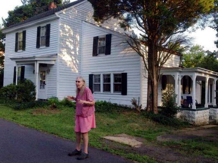 В США соседи отремонтировали дом пенсионерки, чтобы скрасить ее старость