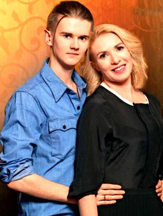 46-летняя Лобачева подала на развод с 30-летним мужем из-за избиений и выкидыша