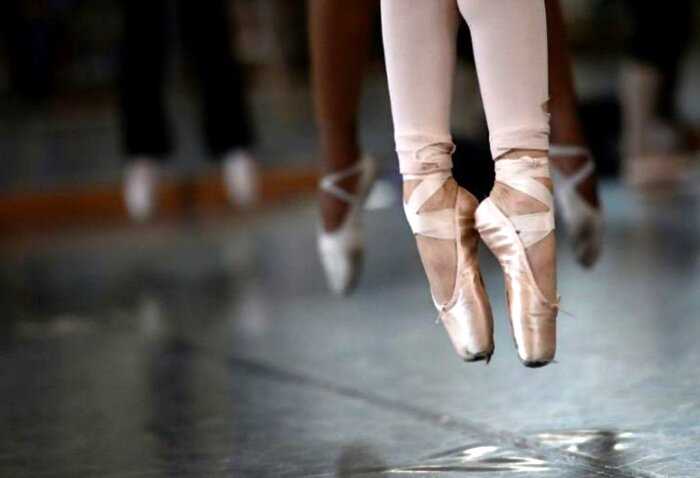 В детской балетной школе Венской оперы ученикам советовали курить, чтобы те не набирали вес