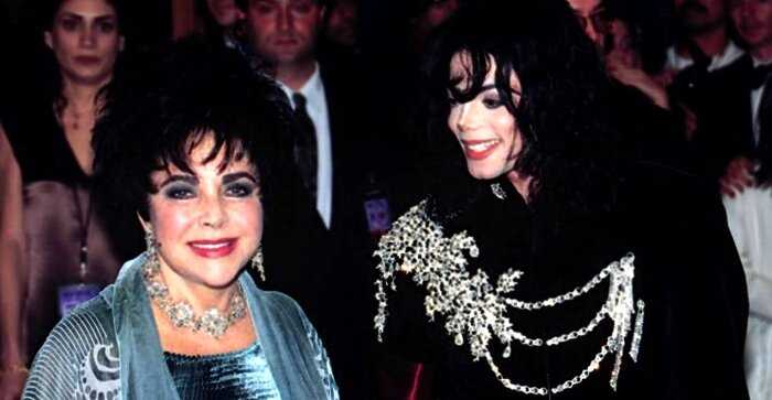 Ким Кардашьян подарила дочке жакет Майкла Джексона стоимостью 65 тысяч долларов