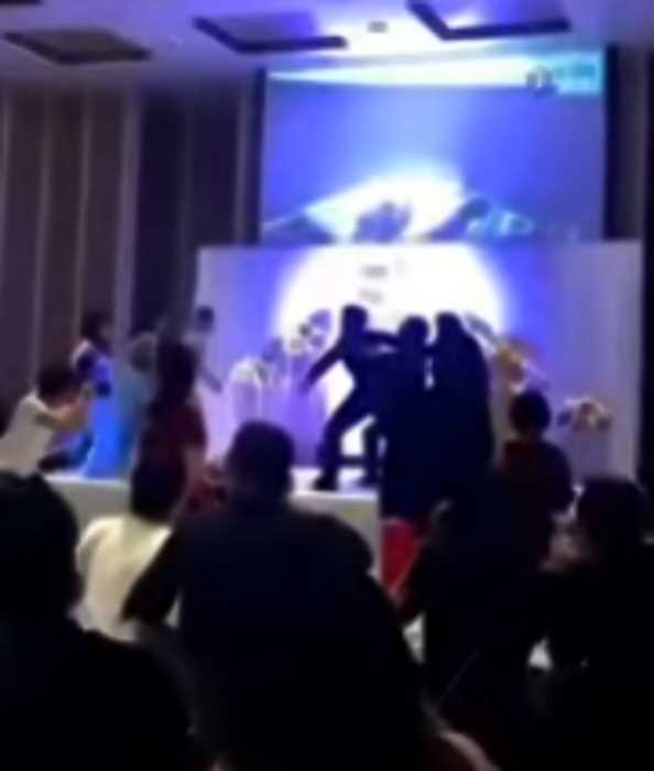 В Китае «рогатый» жених показал гостям свадьбы кадры измены невесты