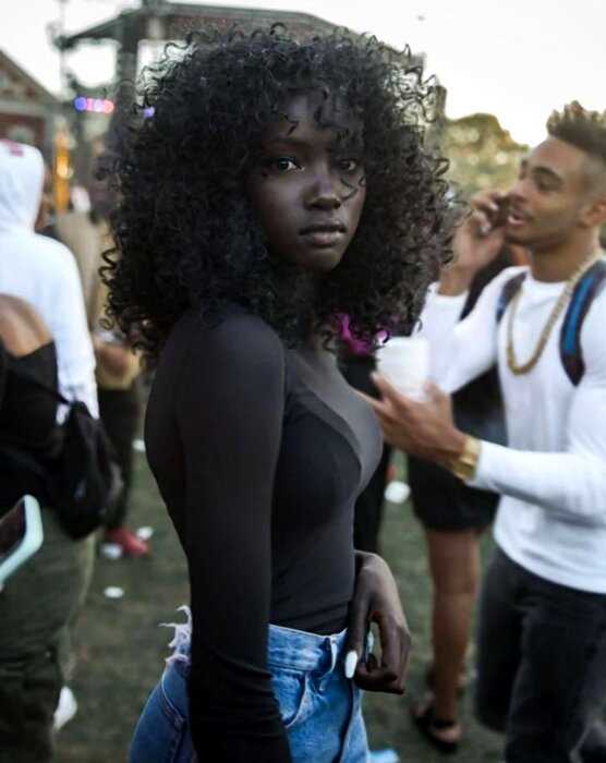 «Черная богиня»: одна случайная фотография на вечеринке сделала девушку знаменитой