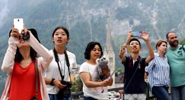 «Селфи-апокалипсис»: туристы из Азии стали бедствием для австрийского городка Гальштат