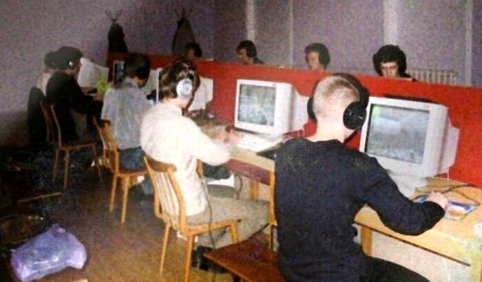 15+ ностальгических фото о том, как пацаны жили в комьютерных клубах в 90х и 00х