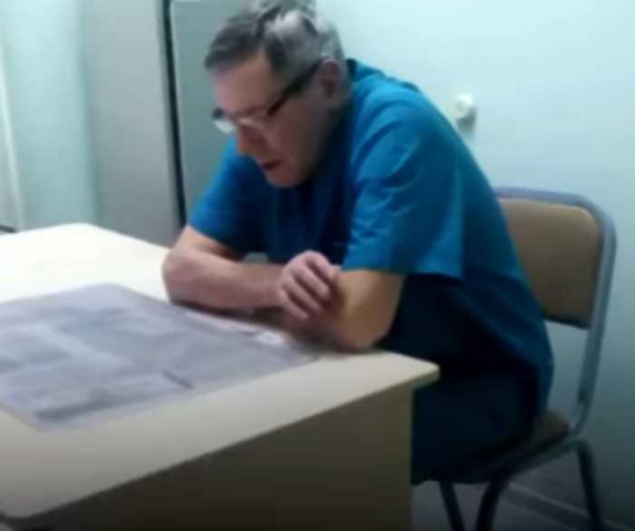 В Омске травматолог отказался принимать пациентов из-за низкой зарплаты