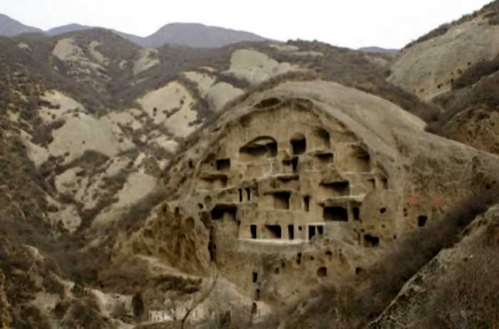 «Китасйские катакомбы»: в этих пещерах живут свыше 30 миллионов людей