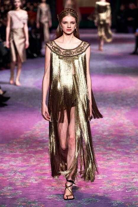 Кутюрный показ Dior: все оттенки золота и ода феминизму