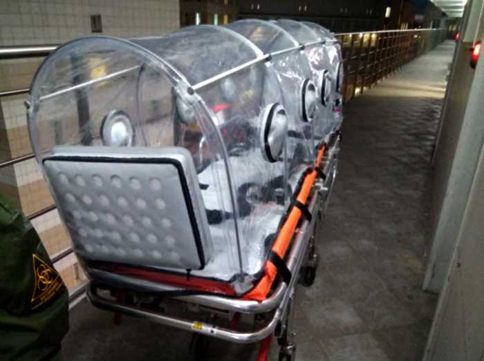 «Это апокалепсис»: вот как в Китае перевозят человека, заболевшего короновирусом