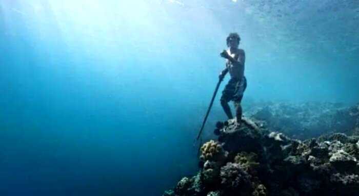Удивительное племя Баджо, члены которого ныряют на 60 метров, чтобы выжить