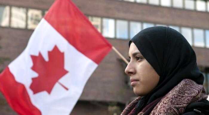 Власти Канады предложили мусульманам, недовольным свининой в школах, покинуть страну