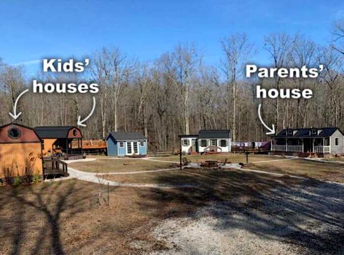 В США семья построила деревню, где каждый ребёнок имеет свой собственный дом