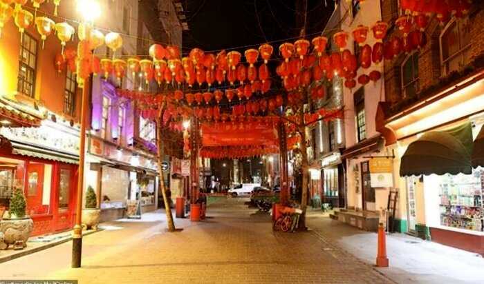 «Туда ни ногой»: китайский квартал Лондона опустел из-за коронавируса