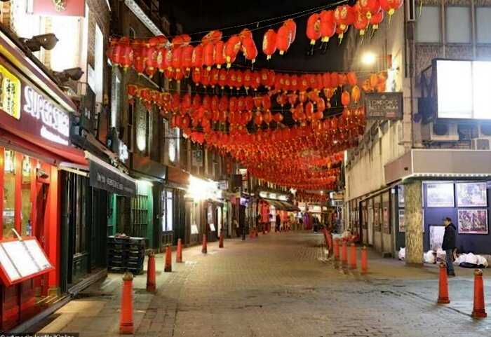 «Туда ни ногой»: китайский квартал Лондона опустел из-за коронавируса
