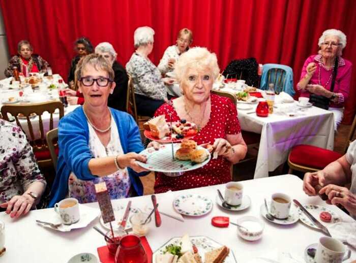 В Лондоне открыли ночной клуб для пожилых людей, и от клиентов нет отбоя