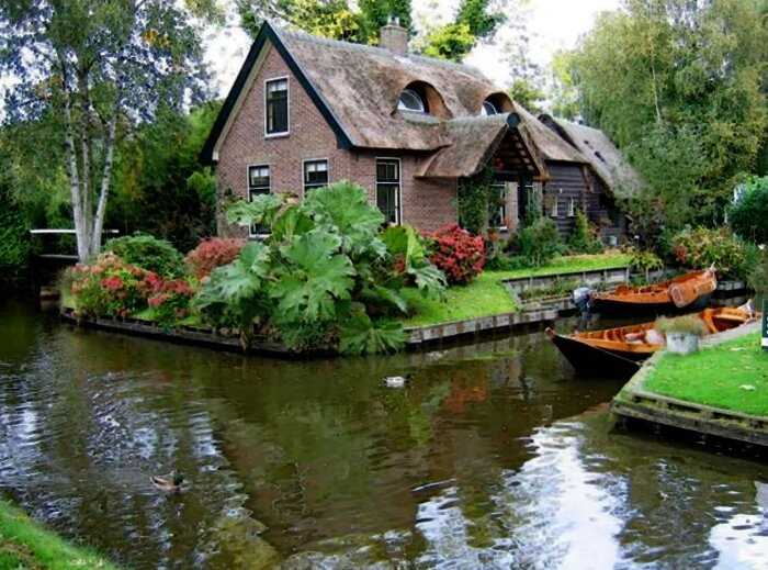 В Голландии есть волшебная деревня, в которой не существует дорог