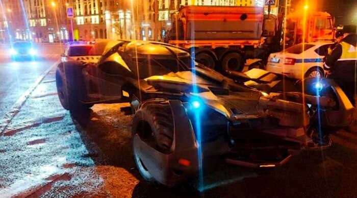В Москве сотрудники ГИБДД задержали Бэтмена и его самодельный «бэтмобиль»