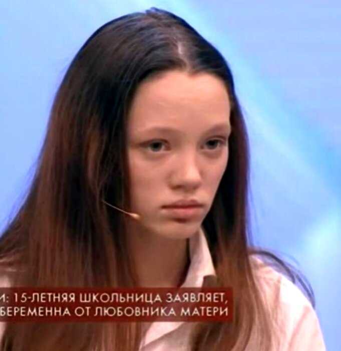 «150 рублей за один раз»: 15-летняя россиянка забеременела от сожителя матери