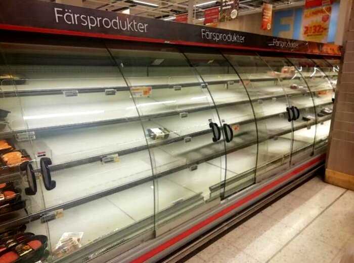 «Коронашоппинг»: 35+ фото о том, что происходит в супермаркетах по всему миру