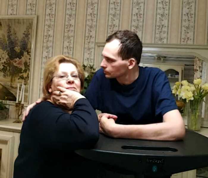 «Пристроила писечку»: поведение жены разбитого инсультом Алексея Янина шокирует