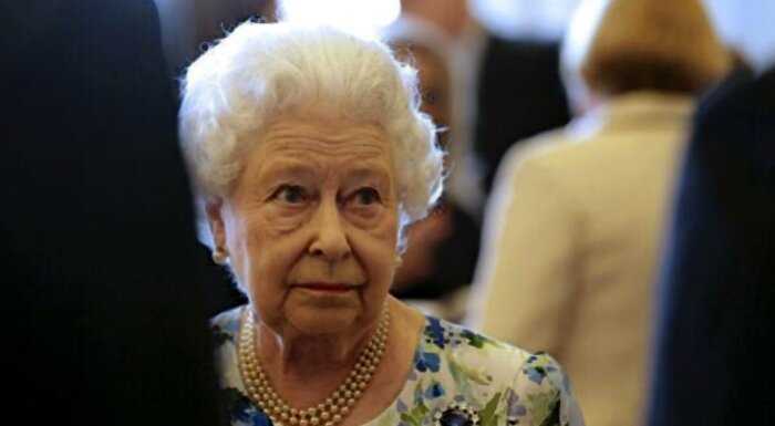 Королеву Елизавету II эвакуировали из Букингемского дворца из-за коронавируса
