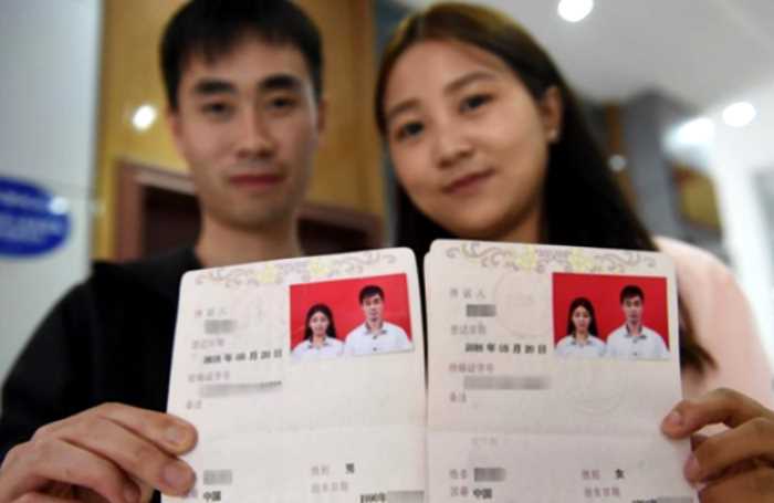 «В четырех стенах»: в Китае из-за коронавируса резко подскочило число разводов