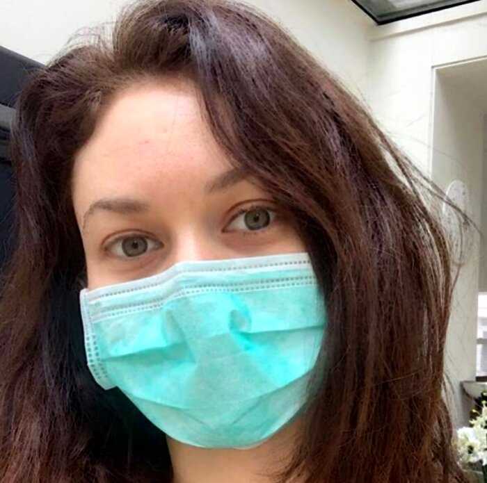 «Не назначили ничего»: заболевшая коронавирусом Ольга Куриленко возмущена британскими врачами