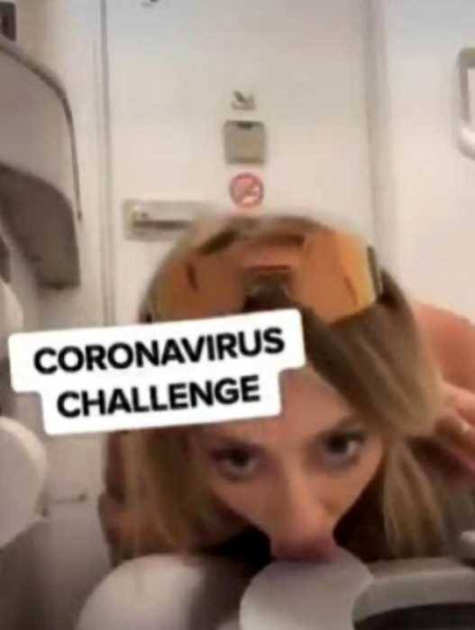 Блогер, поучаствовавший в челлендже с облизыванием унитаза, заразился коронавирусом