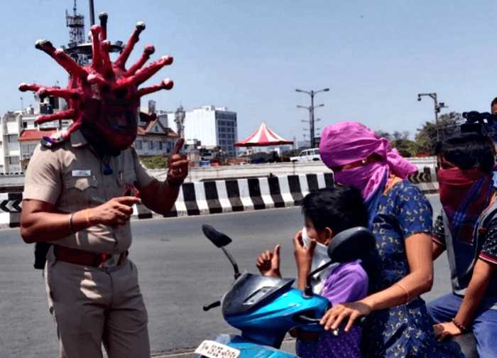 Полицейский в Индии решил повысить эффективность борьбы с нарушителями карантина